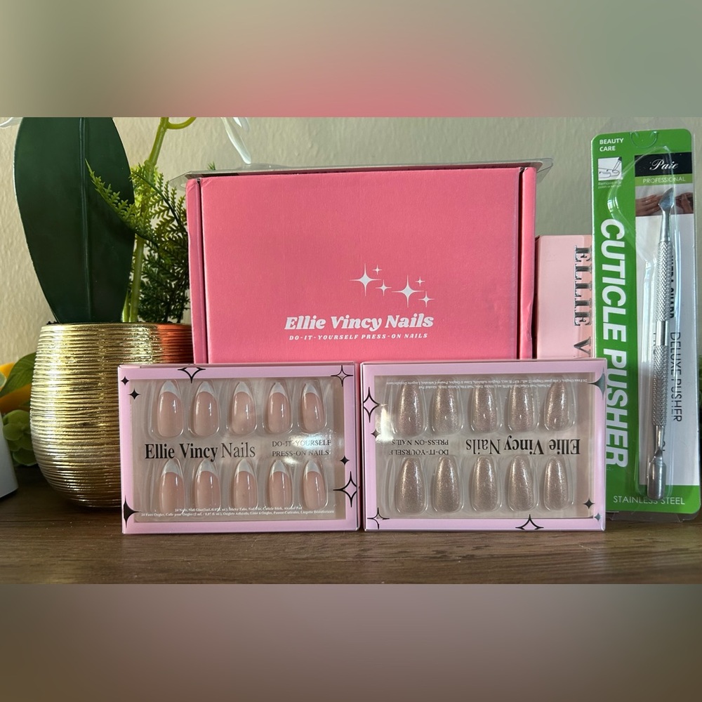 Ellie Vincy Press-On Nail Set:2 Sets of Nails,2 Cuticle Pushers & Nail Remover💅